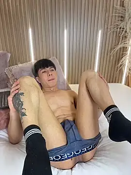 Онлайн чат XXX Mathyw_Mont