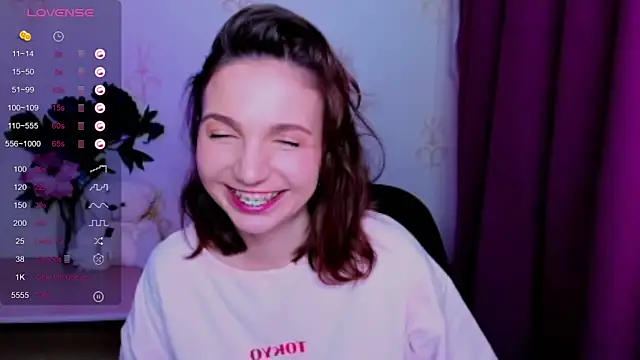 Chat XXX ao vivo de KindHazelHere_