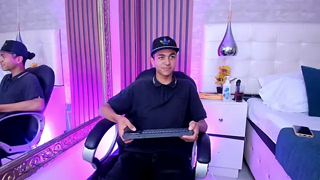 Chat XXX ao vivo de KyleeSmiith