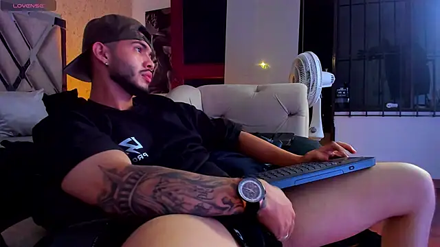 แชท XXX สดของ Vincentblack