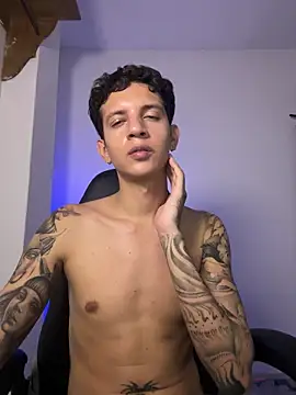 Онлайн чат XXX tylerrnova