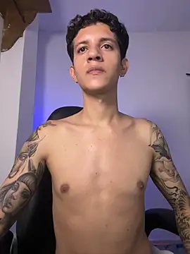 tylerrnova live XXX chat