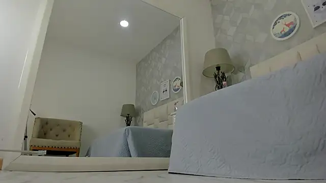 Chat +18 de naia_cox ao vivo
