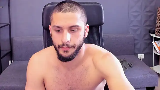 Онлайн чат XXX TroyWadee