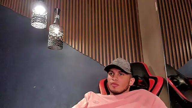 TomasDuquee Chat XXX in diretta