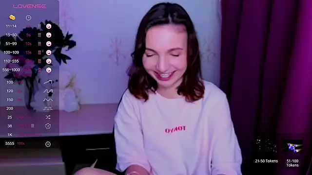 KindHazelHere_ Chat XXX in diretta