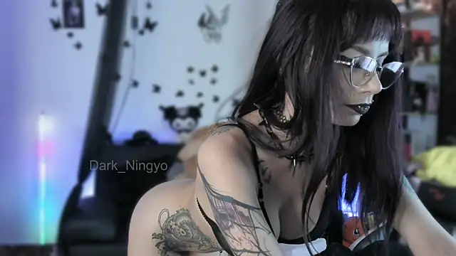 Dark_ningyo1のライブXXXチャット