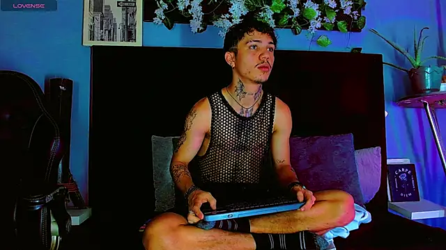 HannibalLester élő XXX-chatje