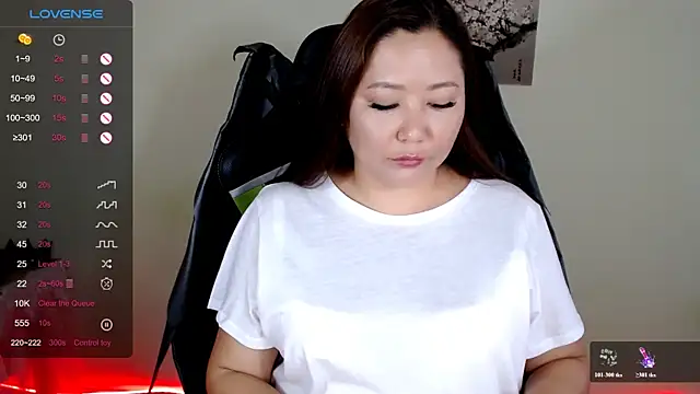 Chat +18 de LisaAsianFlower ao vivo
