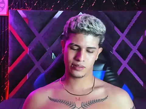 dominic_connor Adlı Modelin Canlı XXX Sohbeti