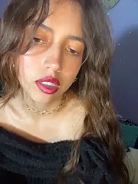 Salo_333_ Adlı Modelin Canlı XXX Sohbeti
