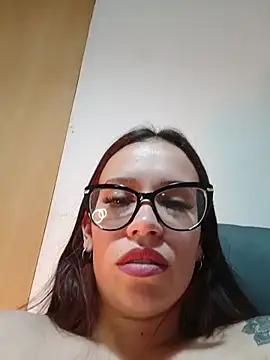 XXX chat uživo modela Micaysugordito