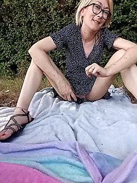 Timide_girl17 লাইভ XXX চ্যাট