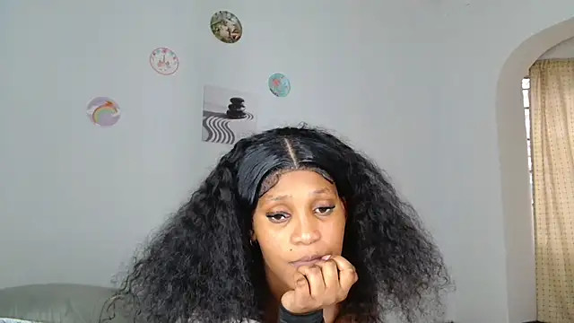 Chat +18 de ConnieSmall24 ao vivo
