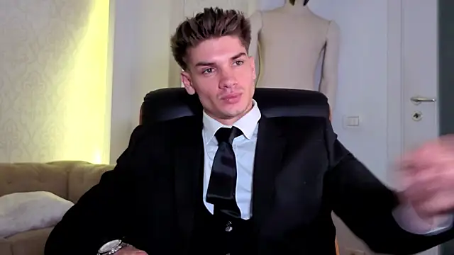 Chat +18 de MaxKaiden ao vivo