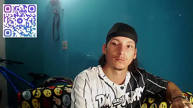 MrKingsaintx live XXX chat