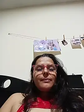 Bella_Morena27のライブXXXチャット
