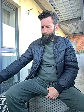 Michel_huge Chat XXX in diretta