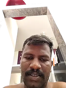 ParamkeerthiのライブXXXチャット