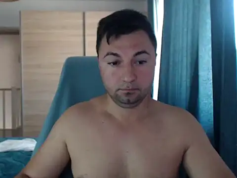 HankMalone Adlı Modelin Canlı XXX Sohbeti
