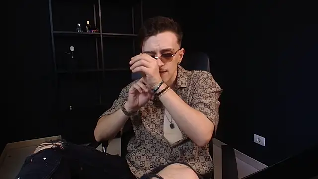 Онлайн чат XXX FelixStarkk