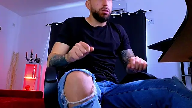 MightyAaron66 Live XXX Chat