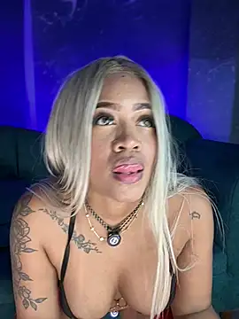 riri_brunnete's Live XXX Chat