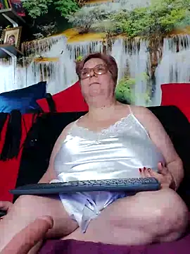 Онлайн чат XXX QueenPammy1