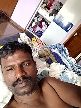 Paramkeerthi: απευθείας συνομιλία ΧΧΧ