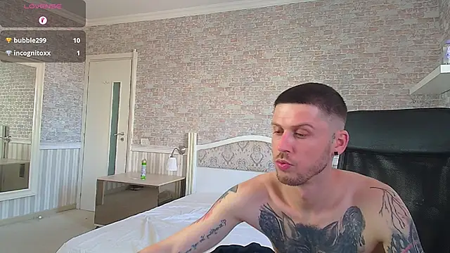 Chat XXX ao vivo de JonahShaw