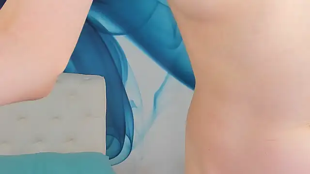 SkinnyDollyn Live XXX chat