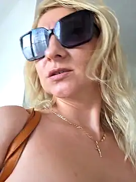 KaylinJan live XXX chat