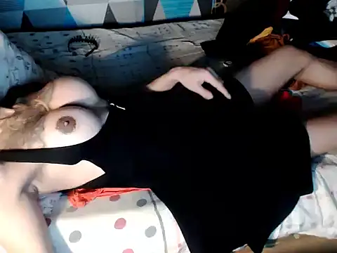 Trish_CurveCock 即時 XXX 聊天