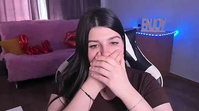 Chat +18 de KisaModel ao vivo