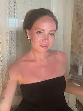 MilaniMuse Adlı Modelin Canlı XXX Sohbeti