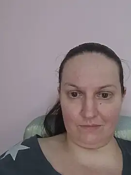 צ'אט XXX בשידור חי של BustyLadyAlma