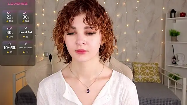 Kira__Fluffy Chat XXX in diretta