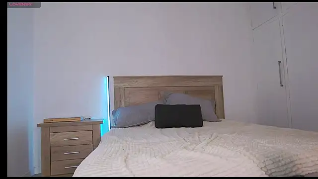 Arilas_ live XXX chat