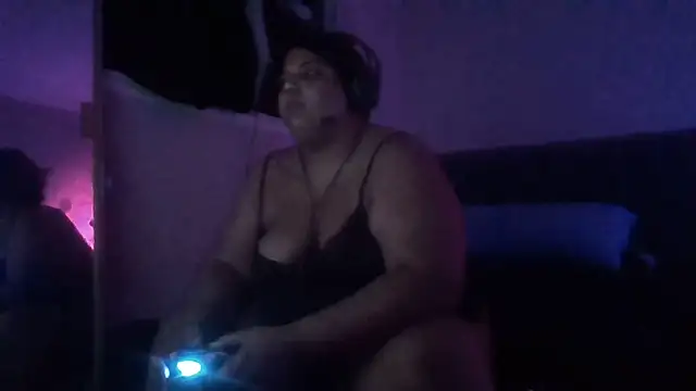 Chat +18 de 1n0nlythroat ao vivo