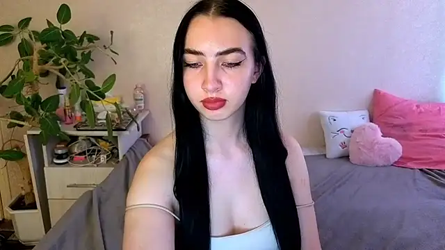 WildKittenX_ XXX чат на живо