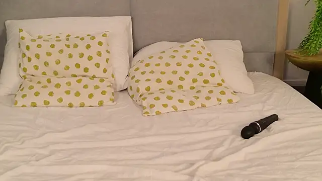 AdoraCortes Chat XXX in diretta