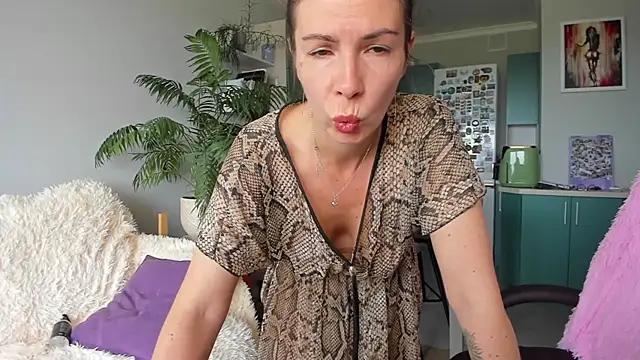 ChristinaGlory 라이브 XXX 채팅