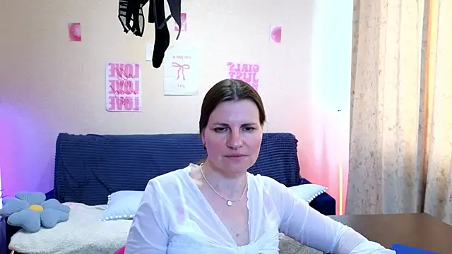 Mirabelle_Velvet Adlı Modelin Canlı XXX Sohbeti
