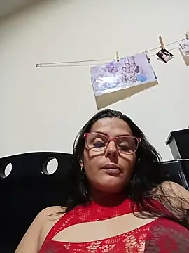 Bella_Morena27のライブXXXチャット