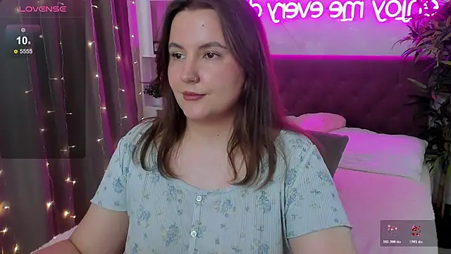 FeralPeach's Live XXX Chat