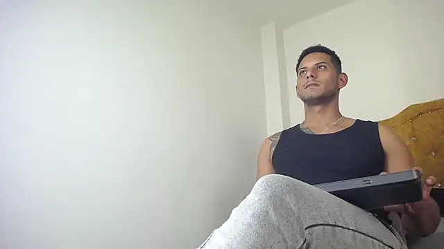Chris_Dick23 – Live XXX-chat