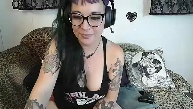 Chat +18 de Missy-Dee ao vivo