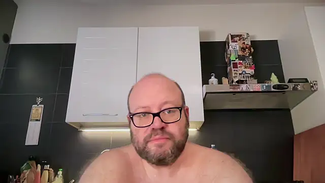 theitalianbear Adlı Modelin Canlı XXX Sohbeti