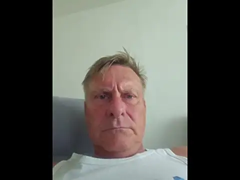 XXX chat uživo modela johnnym1