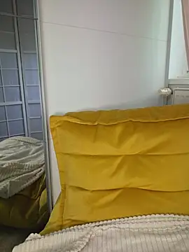 EmilyDiazofficial Adlı Modelin Canlı XXX Sohbeti